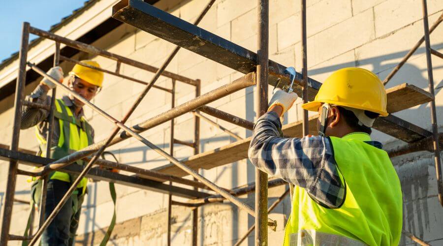 Professional residential roofers in Saint Johns, MI